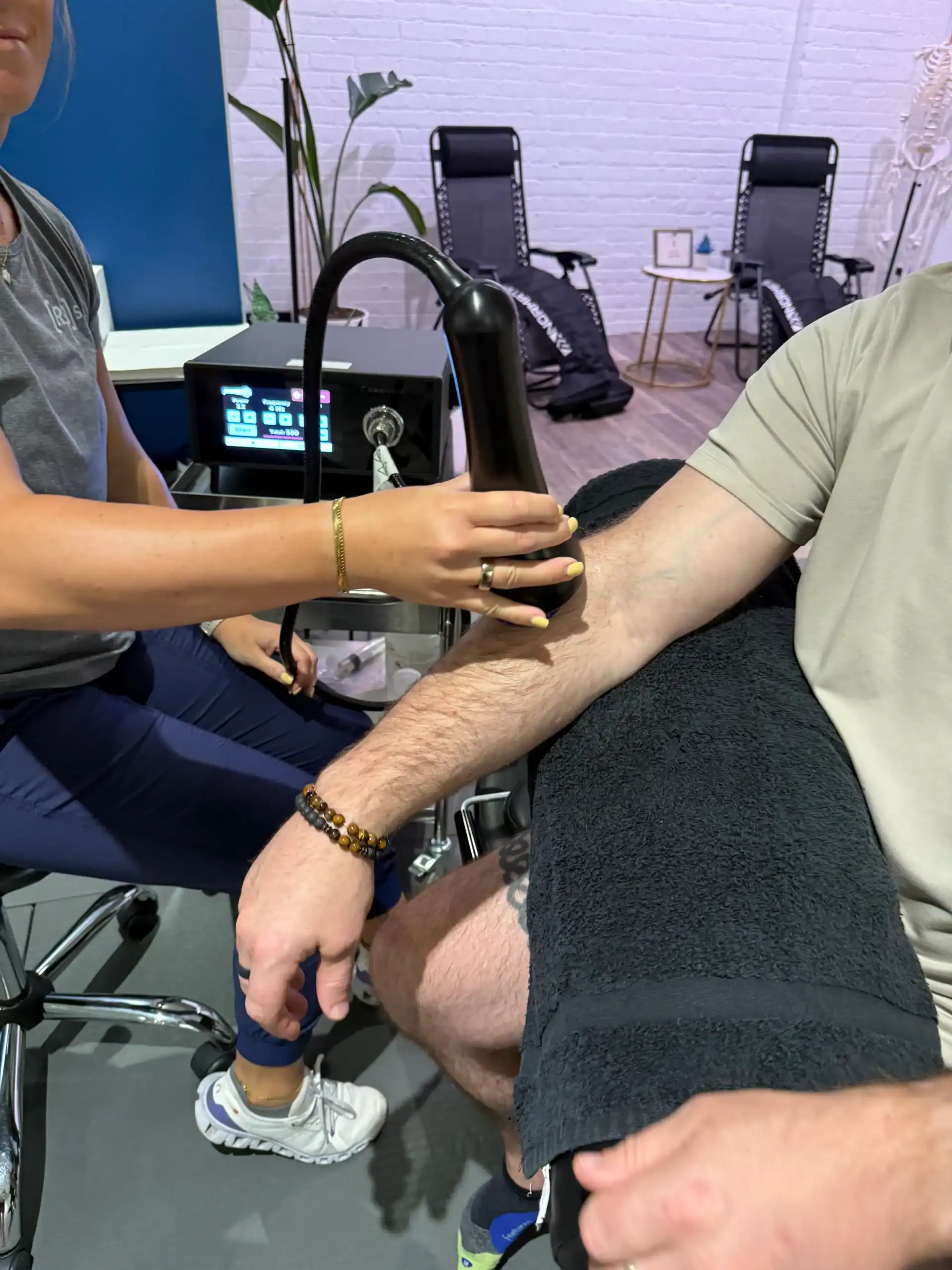 Shockwave therapy in Old Town, Chicago